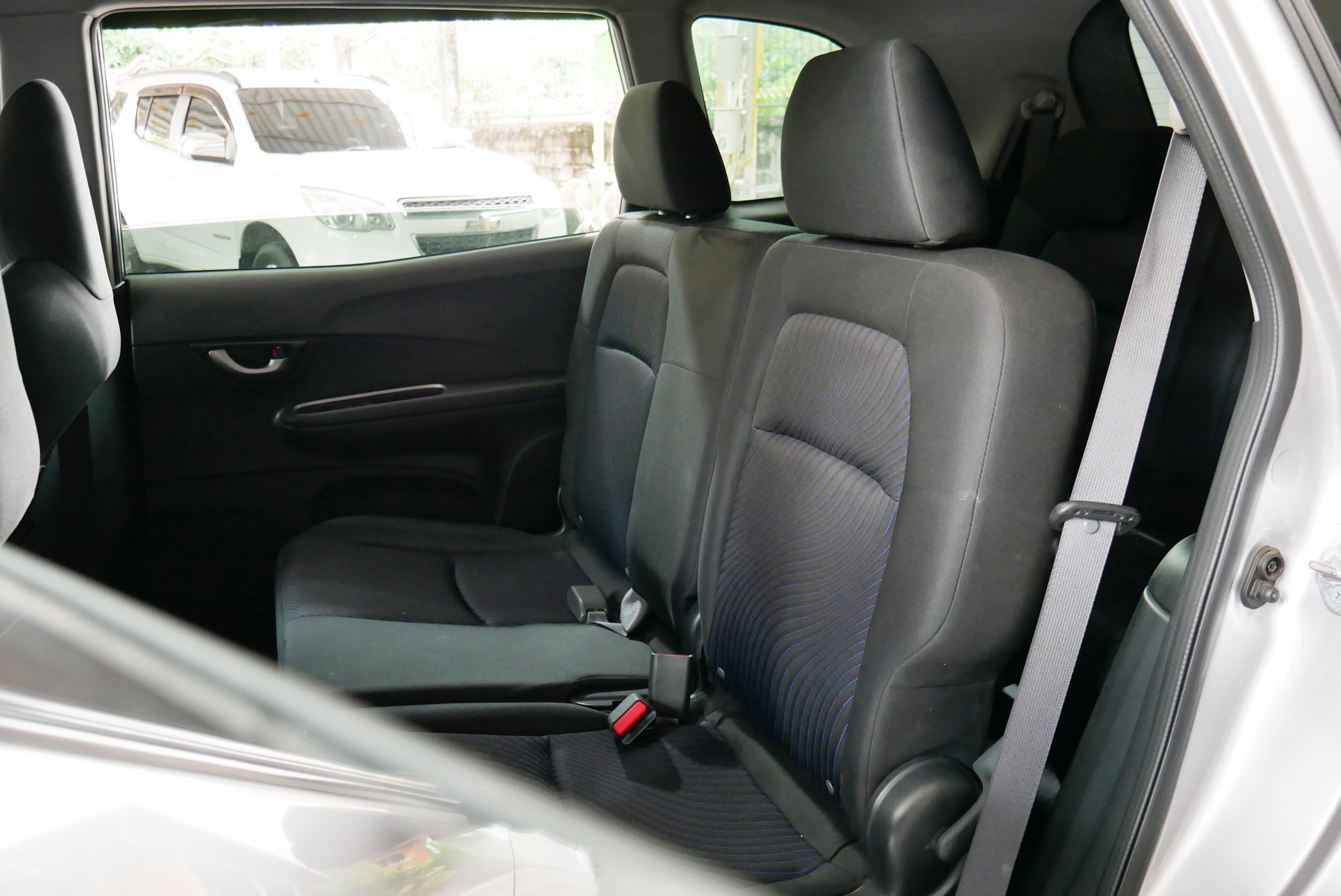 HONDA MOBILIO 1.5 RS AT ปี 2015 สีเงิน (รูปที่ 18)