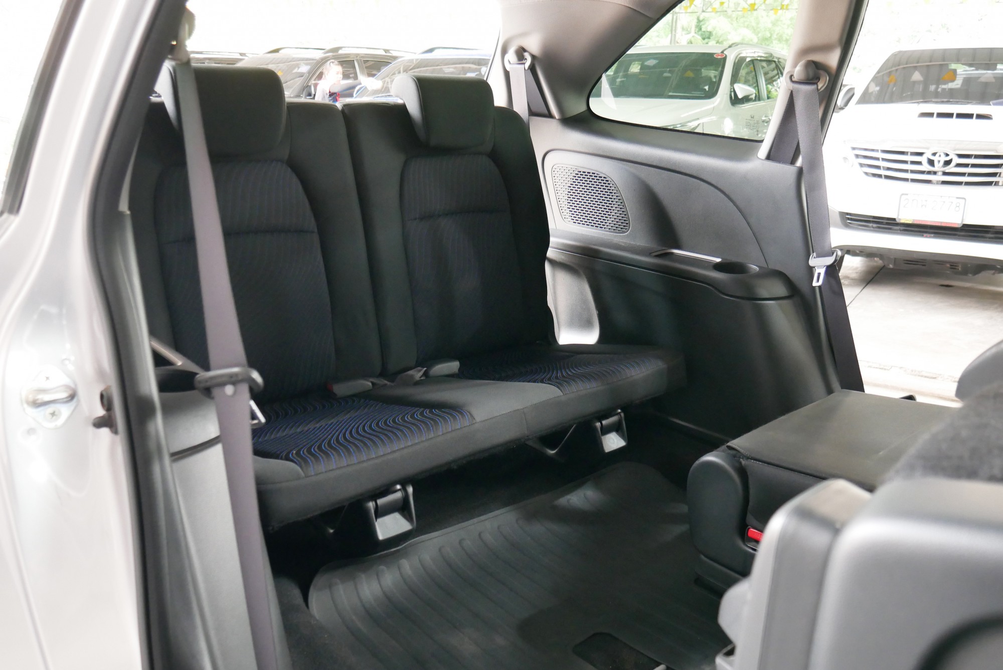 HONDA MOBILIO 1.5 RS AT ปี 2015 สีเงิน (รูปที่ 16)