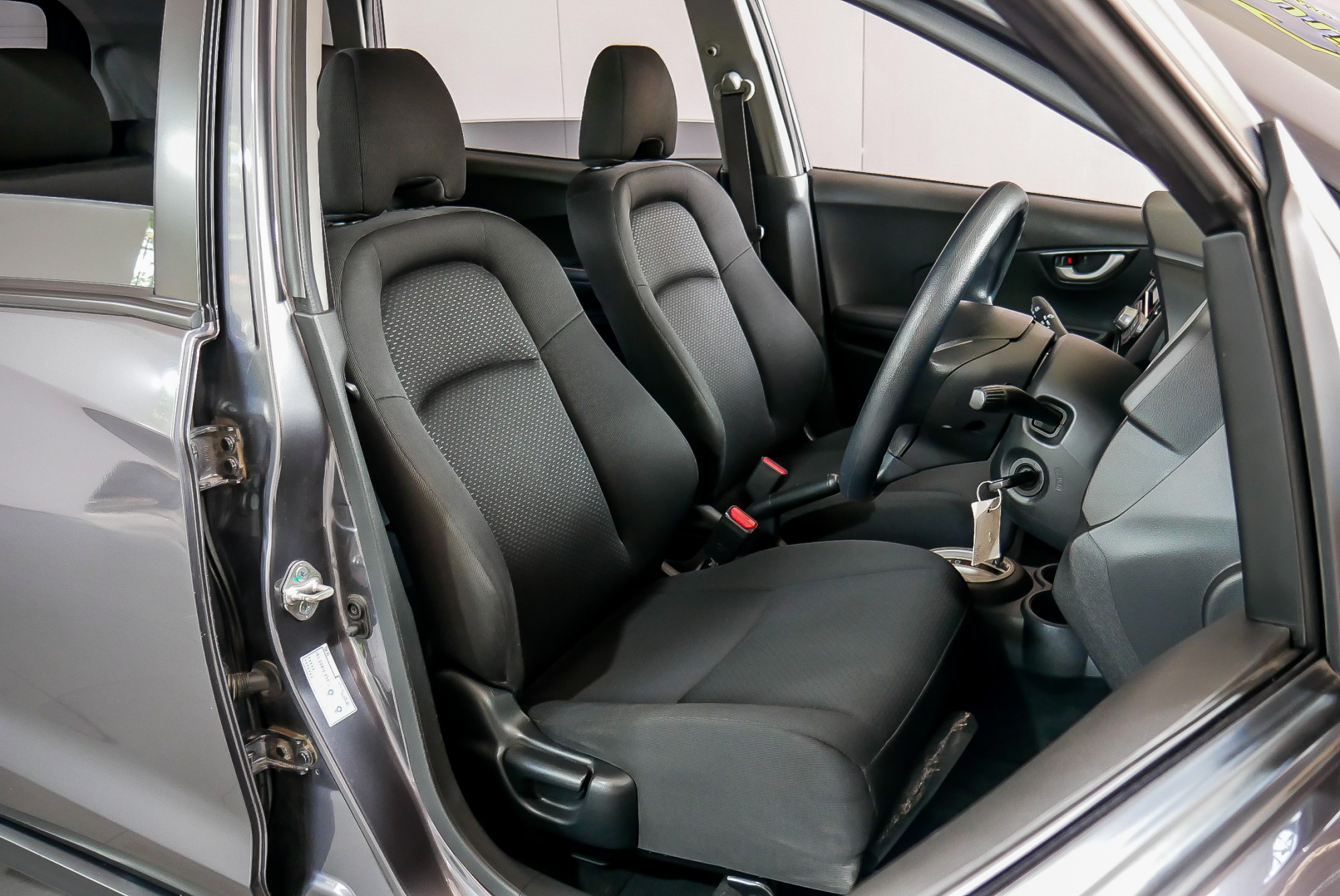 Toyota BR-V 1.5 V AT ปี 2016 สีเทา (รูปที่ 18)