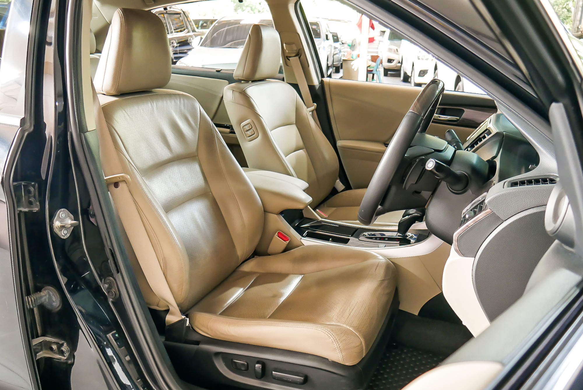 HONDA ACCORD G9 2.4 EL NAVI MINOR CHANGE AT ปี 2016 สีดำ (รูปที่ 6)