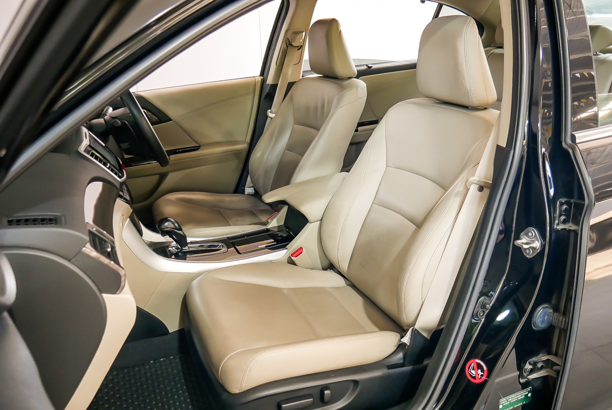 HONDA ACCORD G9 2.4 EL NAVI MINOR CHANGE AT ปี 2016 สีดำ (รูปที่ 16)