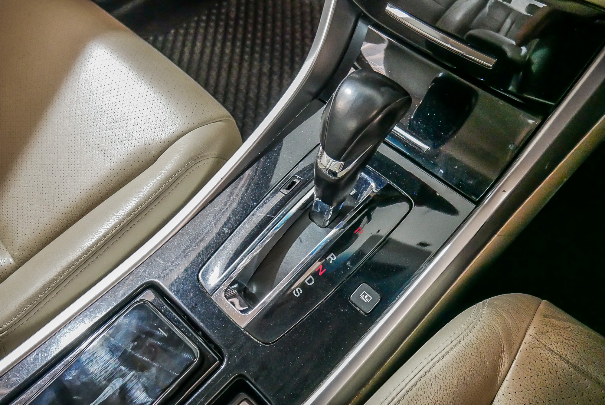 HONDA ACCORD G9 2.4 EL NAVI MINOR CHANGE AT ปี 2016 สีดำ (รูปที่ 15)