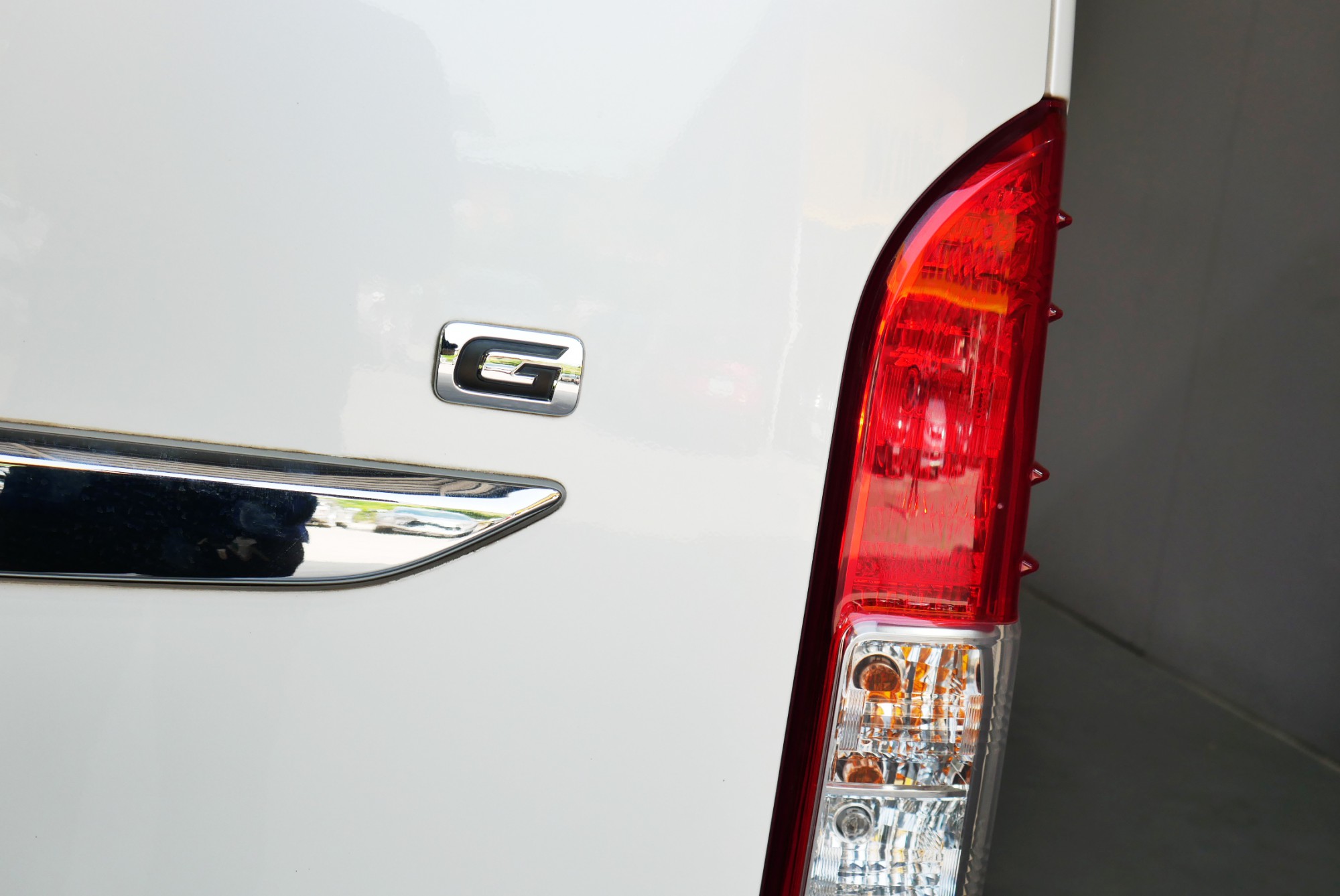 Toyota VENTURY 2.7 G ปี 2015 สีขาว (รูปที่ 21)