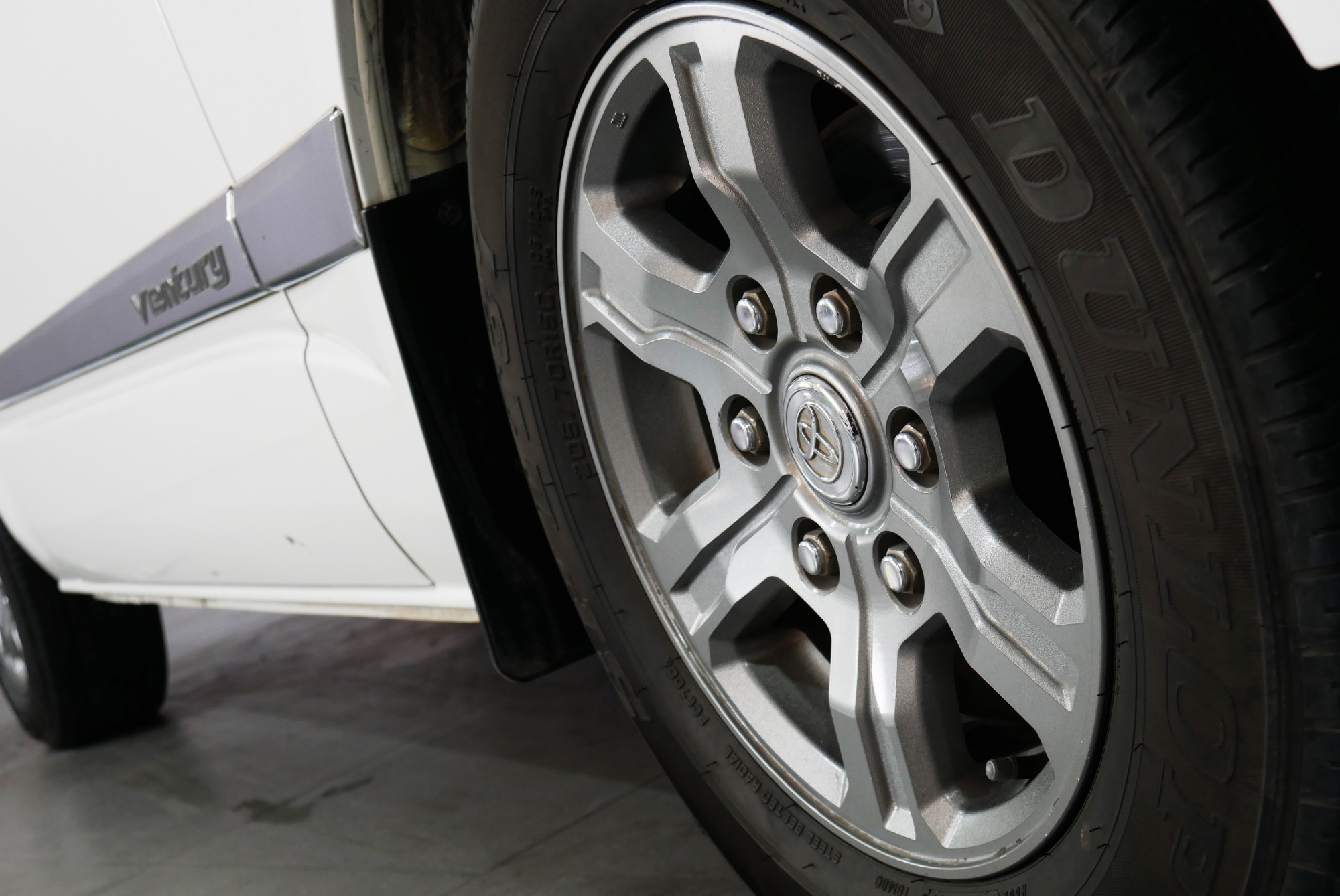 Toyota VENTURY 2.7 G ปี 2015 สีขาว (รูปที่ 3)