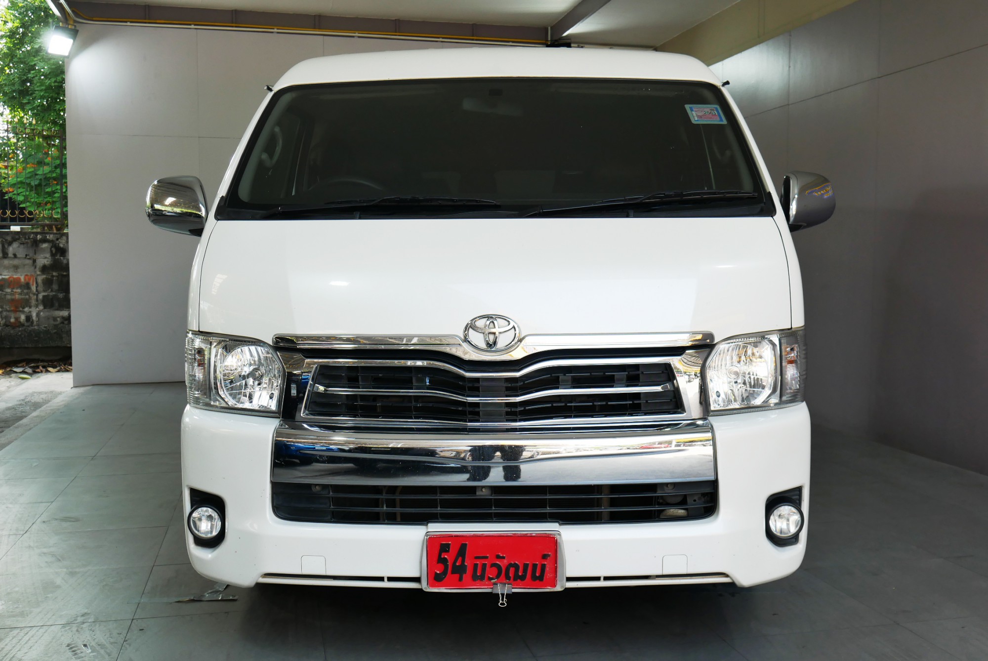 Toyota VENTURY 2.7 G ปี 2015 สีขาว