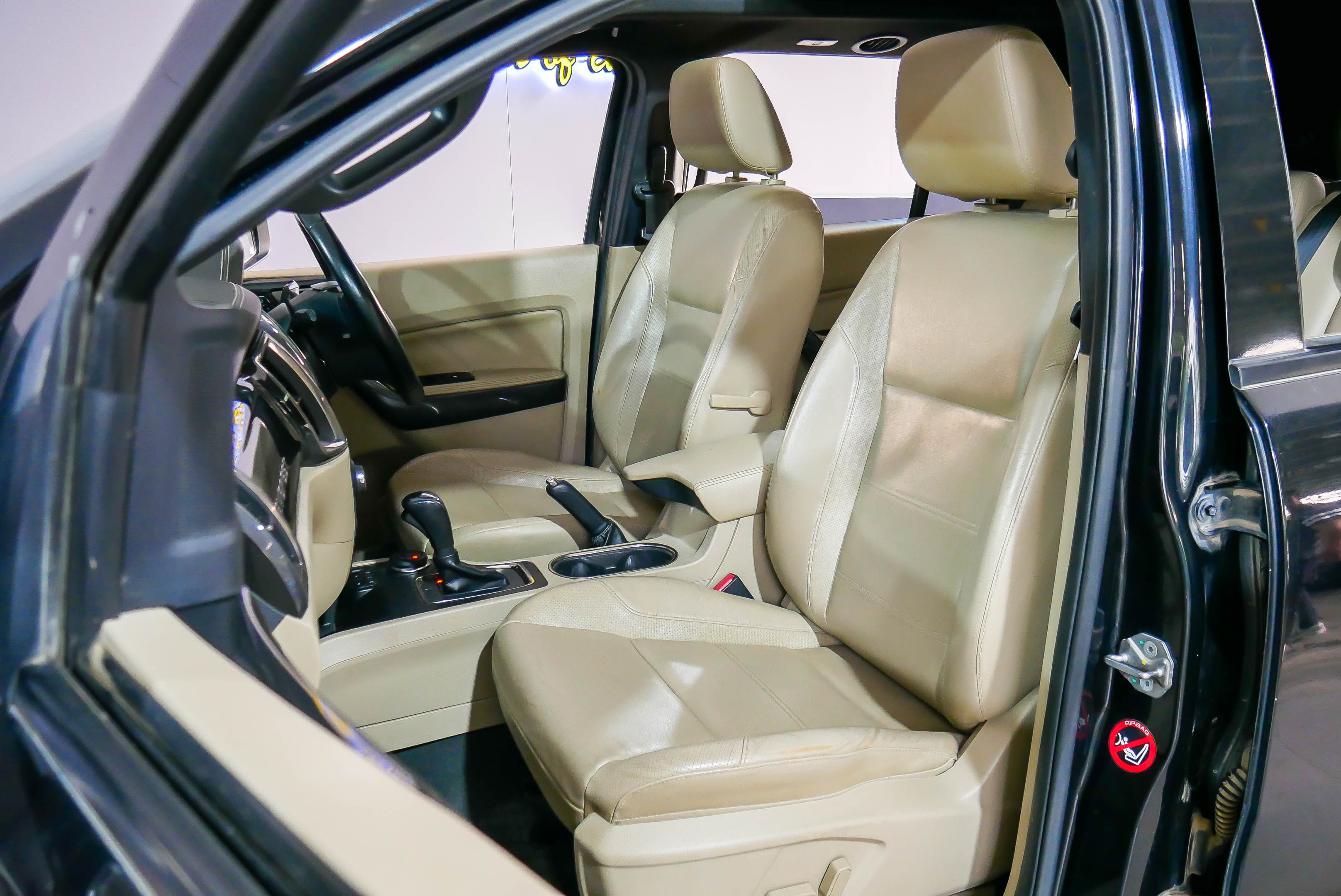 Ford Everest 3.2 TITANIUM PLUS 4WD ปี 2016 (รูปที่ 7)