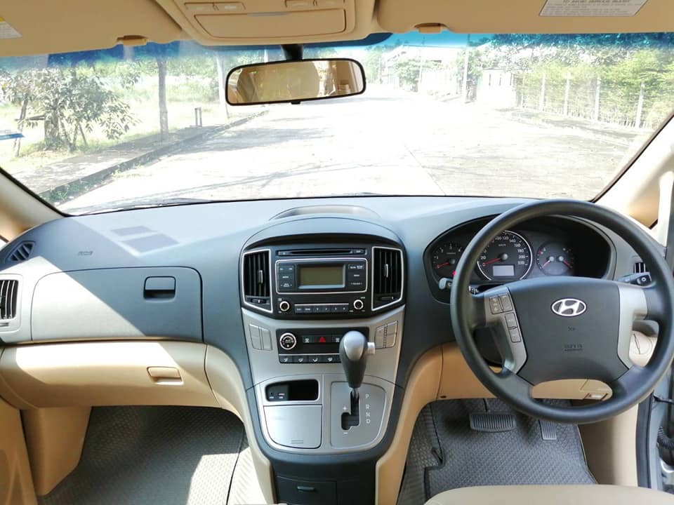 Hyundai H-1 ปี 2016 สีเงิน (รูปที่ 10)