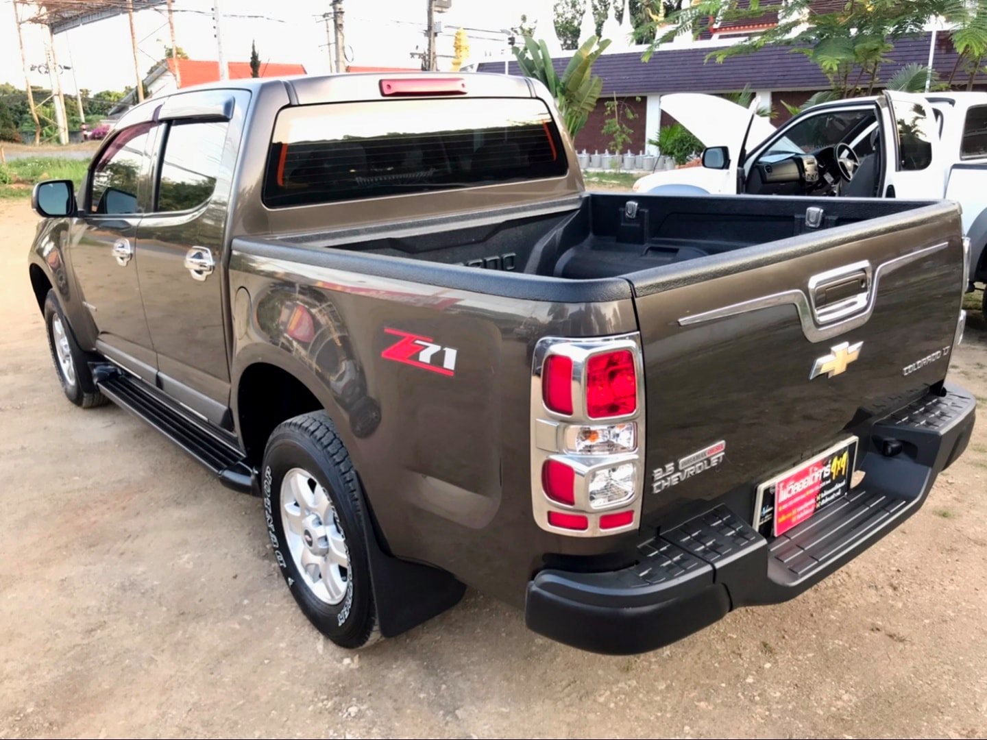 Chevrolet Colorado Gen2 โฉม 4 ประตู ปี 2013 สีน้ำตาล (รูปที่ 3)