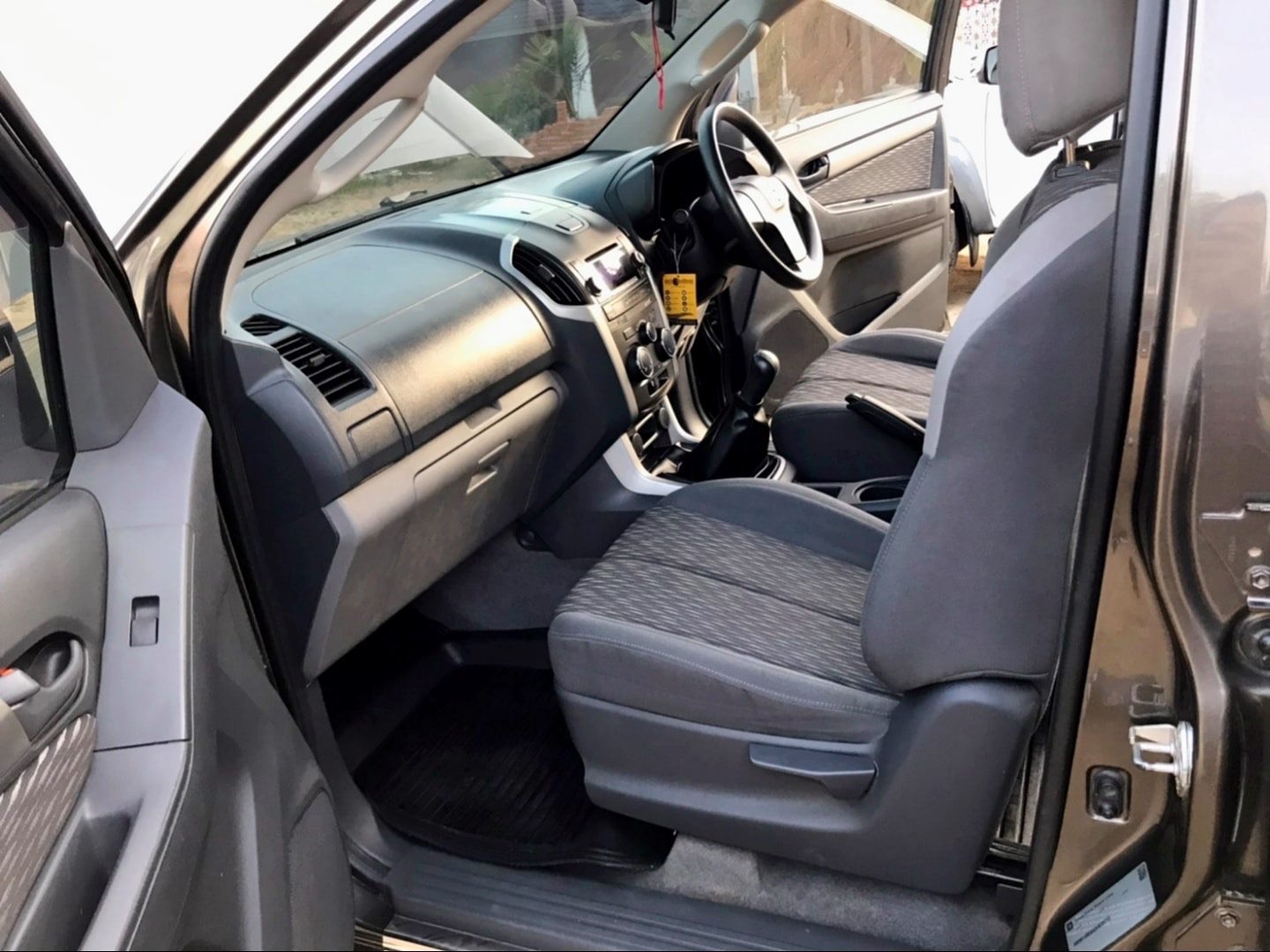 Chevrolet Colorado Gen2 โฉม 4 ประตู ปี 2013 สีน้ำตาล (รูปที่ 9)