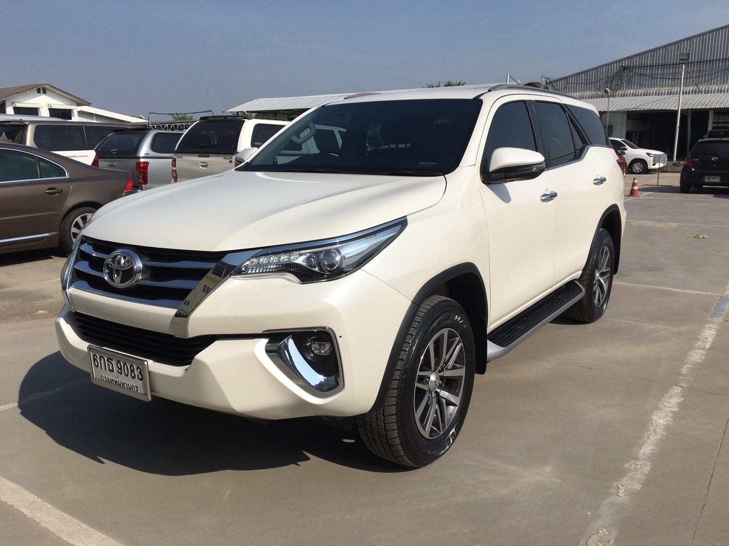 Toyota Fortuner ปี 2017 สีขาว (รูปที่ 2)