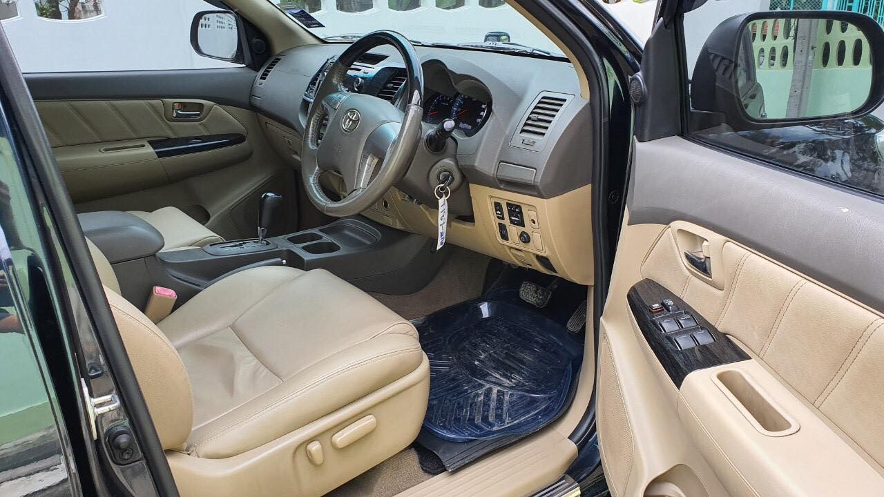 Toyota Fortuner ไมเนอร์เชนจ์ 2 ปี 2011 สีดำ (รูปที่ 5)