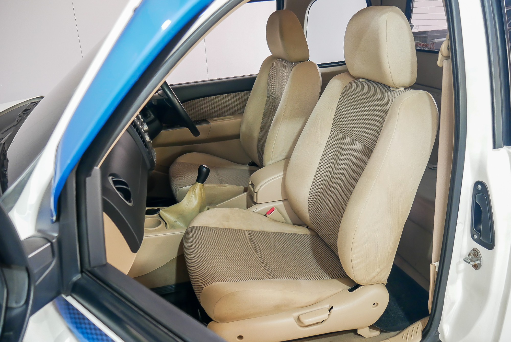 Mazda BT-50 Free Style Cab ปี 2008 สีขาว (รูปที่ 5)