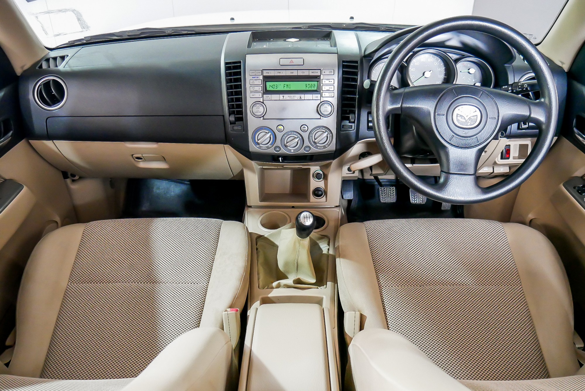 Mazda BT-50 Free Style Cab ปี 2008 สีขาว (รูปที่ 4)