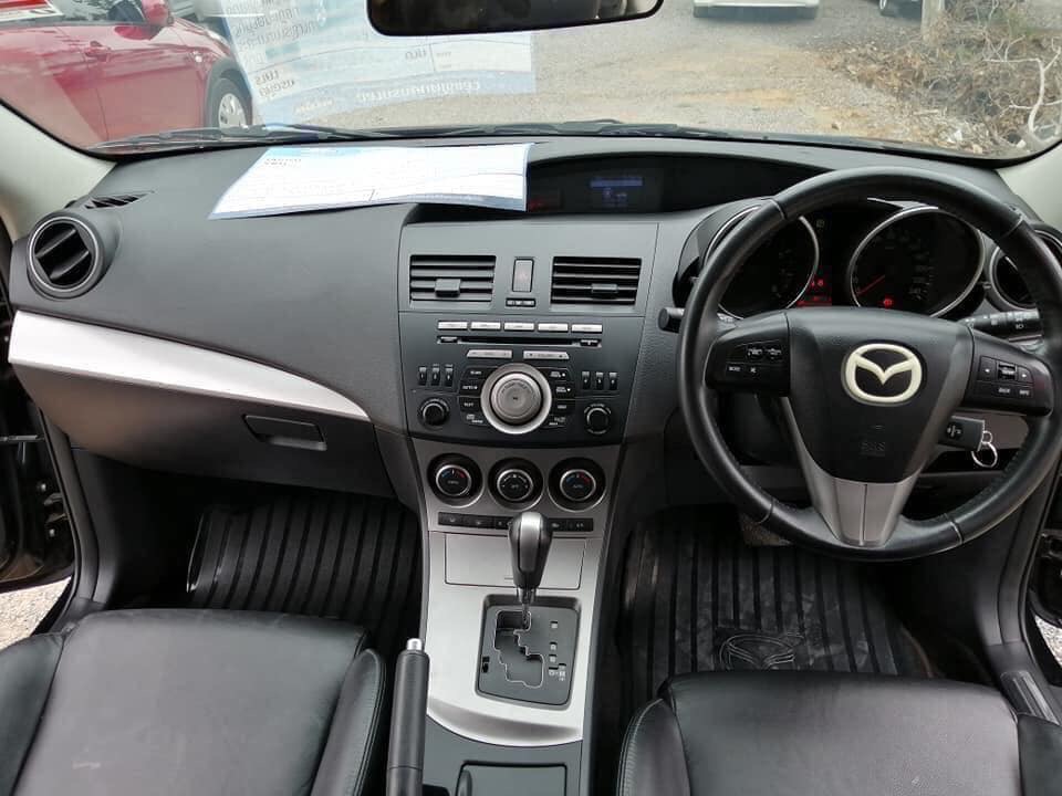 Mazda 3 ปี 2013 สีขาว