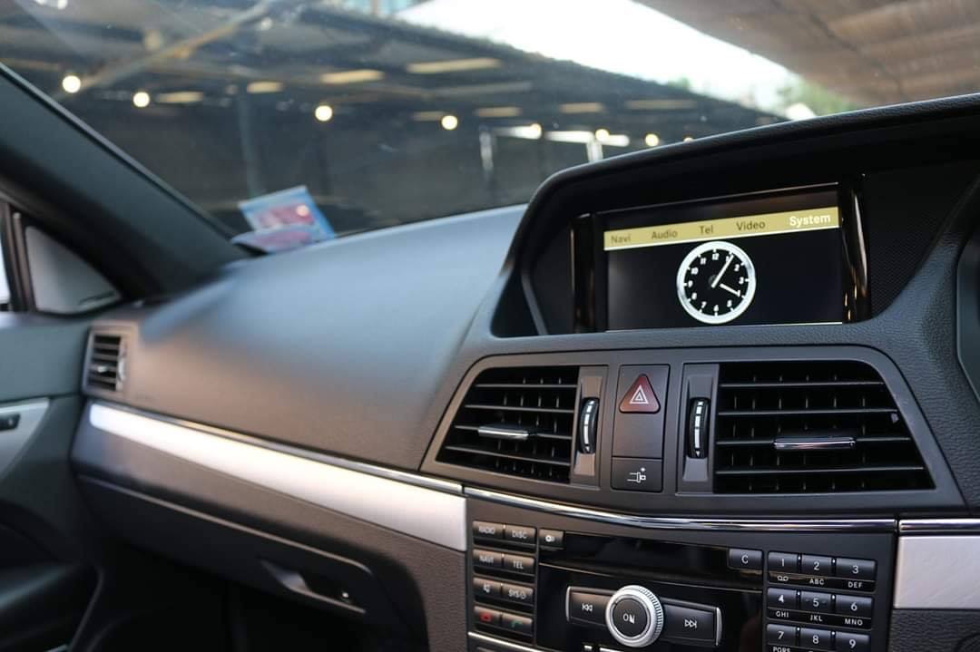 Mercedes-Benz E-Class C207 E250 ปี 2010 สีเงิน (รูปที่ 16)