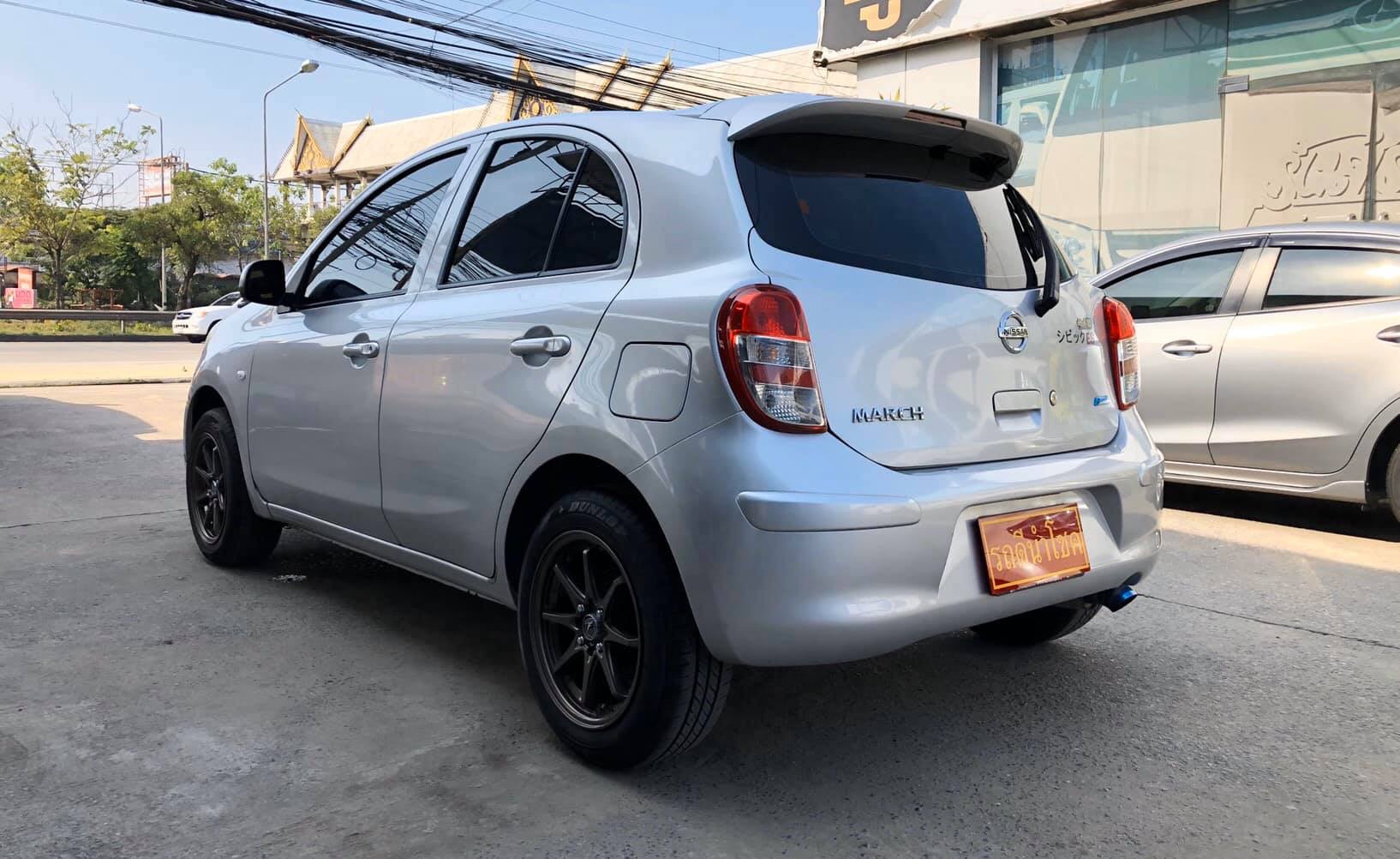 Nissan March ปี 2014 สีเงิน (รูปที่ 4)