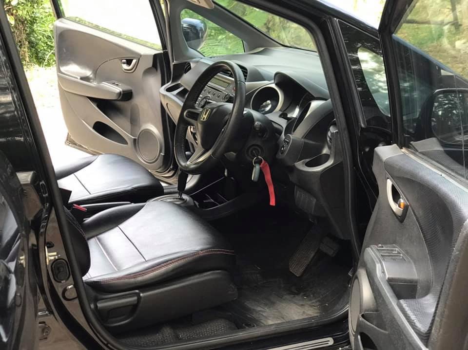 Honda Jazz GE ปี 2010 สีดำ (รูปที่ 11)