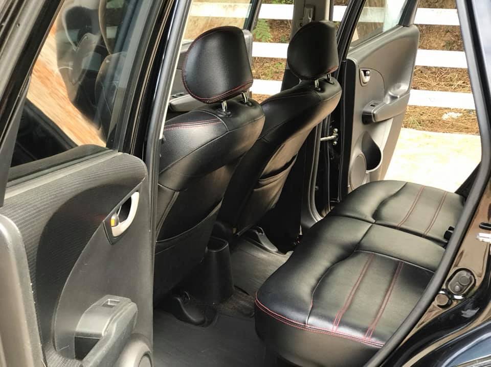Honda Jazz GE ปี 2010 สีดำ (รูปที่ 13)