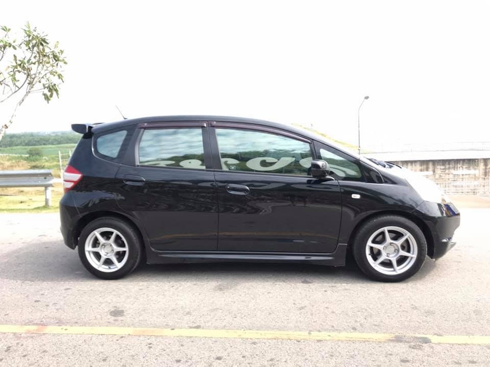 Honda Jazz GE ปี 2010 สีดำ (รูปที่ 9)