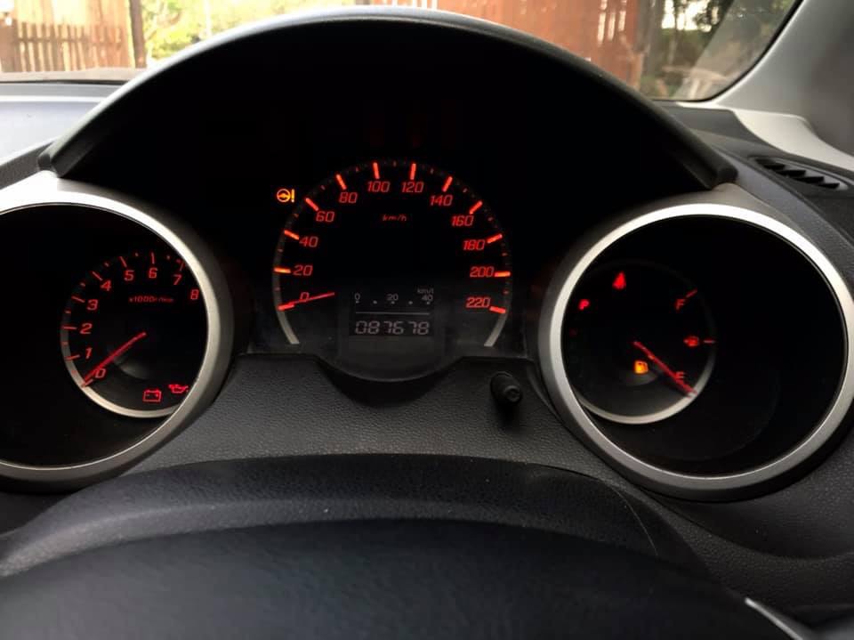Honda Jazz GE ปี 2010 สีดำ (รูปที่ 16)