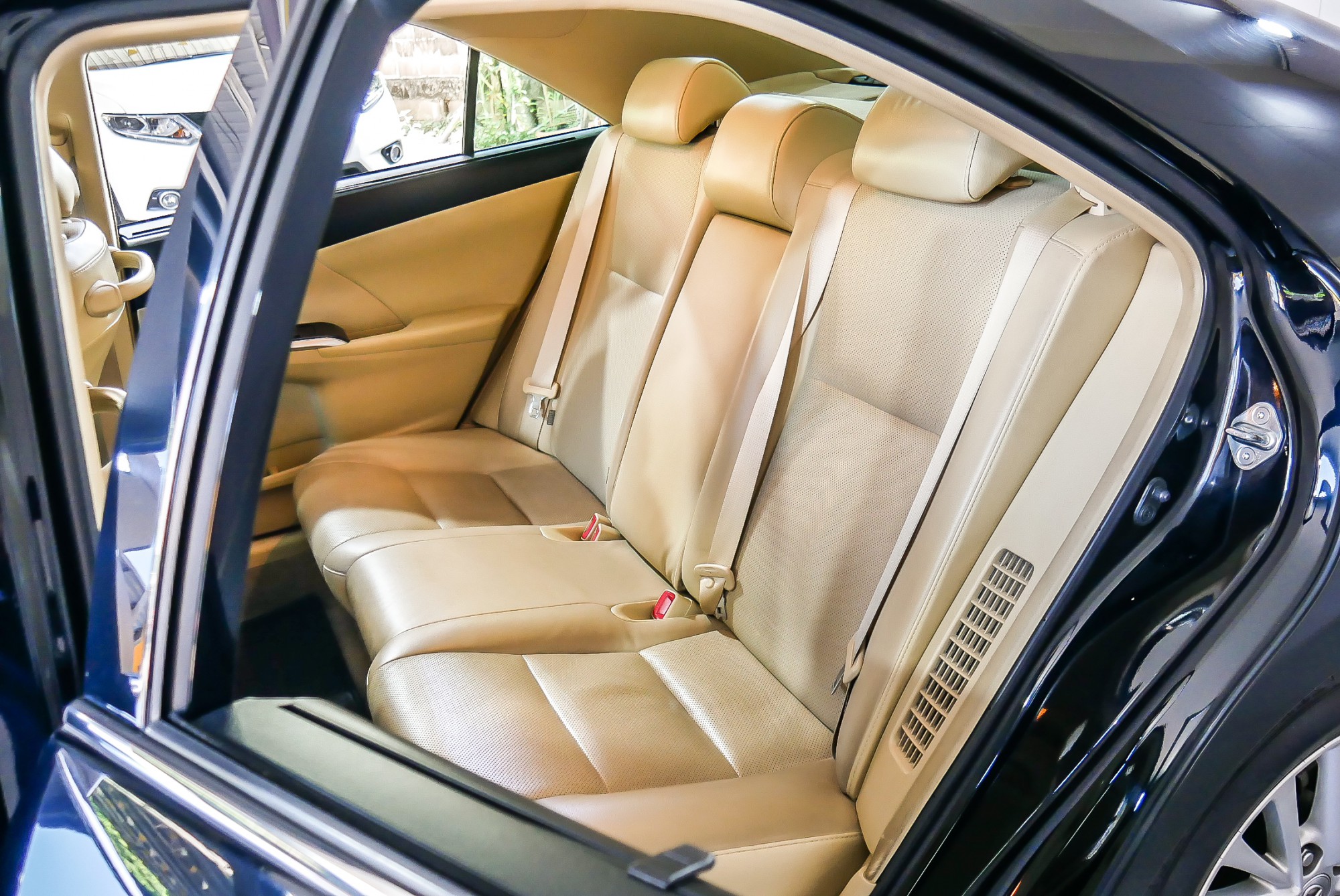 TOYOTA CAMRY 2.5 HV NAVI MINOR CHANGE AT ปี 2016 สีดำ (รูปที่ 15)