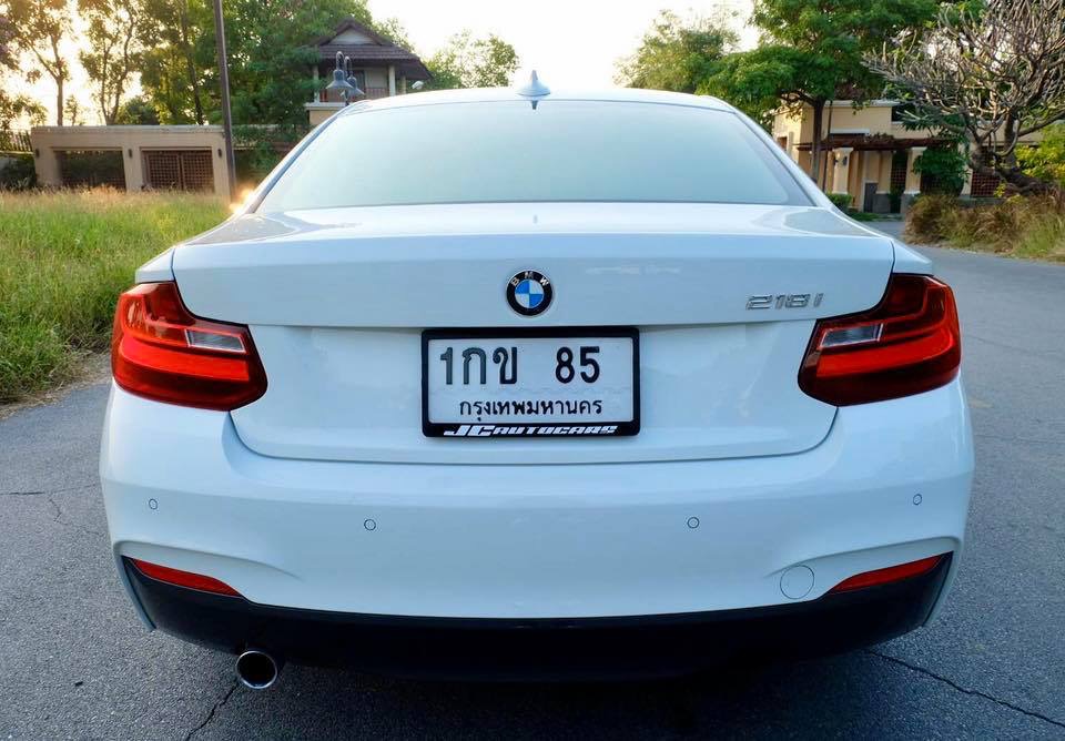 BMW 2 Series F22 218i Coupe ปี 2015 สีขาว