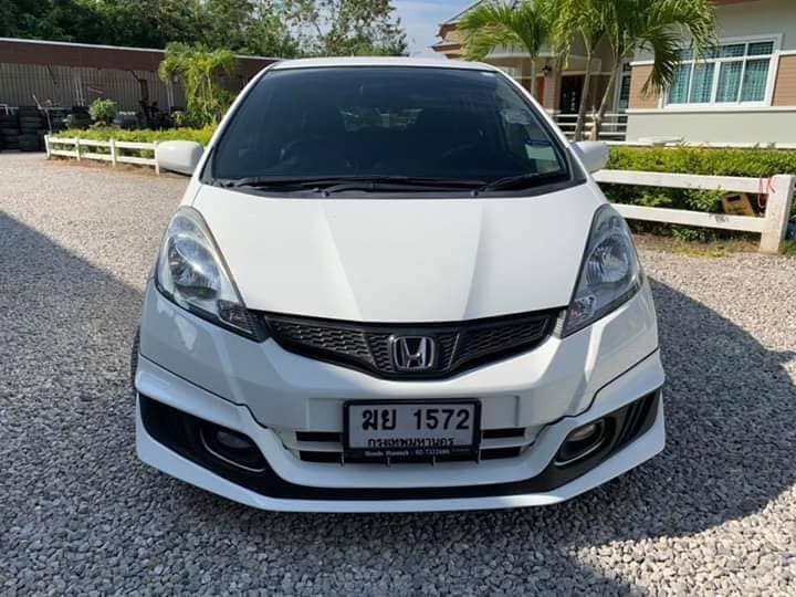 Honda Jazz GE ปี 2012 สีขาว