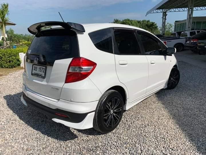Honda Jazz GE ปี 2012 สีขาว (รูปที่ 4)