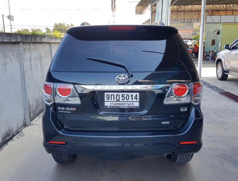 Toyota Fortuner ไมเนอร์เชนจ์ 2 ปี 2011 สีดำ (รูปที่ 3)