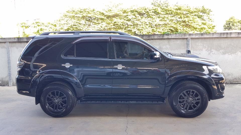 Toyota Fortuner ไมเนอร์เชนจ์ 2 ปี 2011 สีดำ (รูปที่ 7)