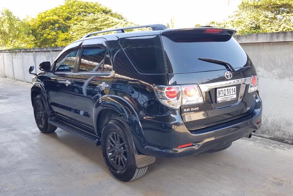 Toyota Fortuner ไมเนอร์เชนจ์ 2 ปี 2011 สีดำ (รูปที่ 5)