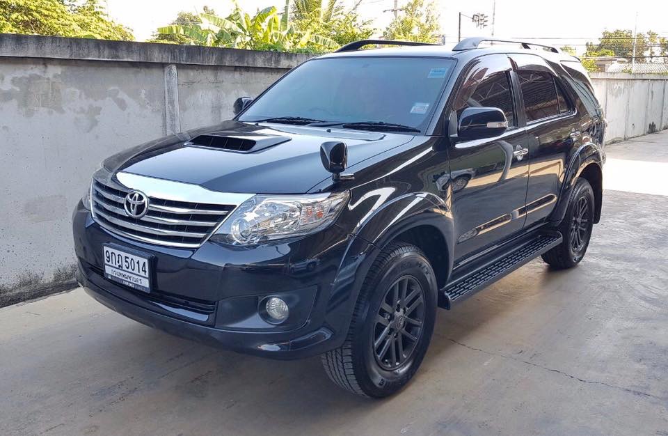 Toyota Fortuner ไมเนอร์เชนจ์ 2 ปี 2011 สีดำ (รูปที่ 4)
