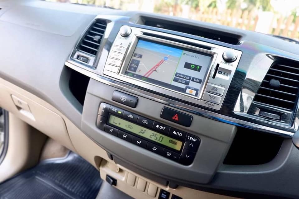 Toyota Fortuner ไมเนอร์เชนจ์ 2 ปี 2013 สีเงิน (รูปที่ 17)