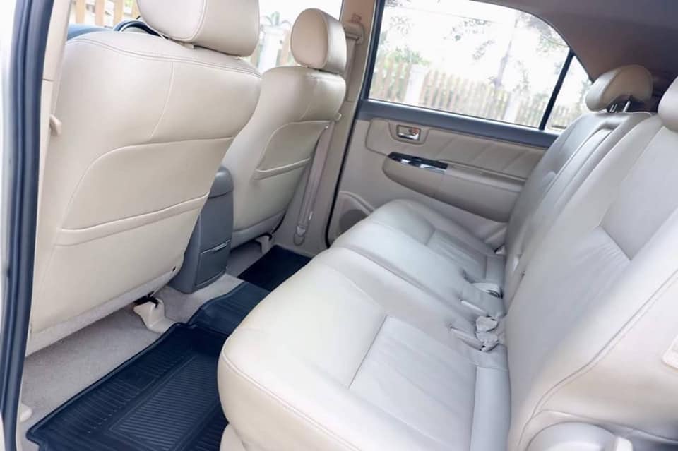 Toyota Fortuner ไมเนอร์เชนจ์ 2 ปี 2013 สีเงิน (รูปที่ 8)