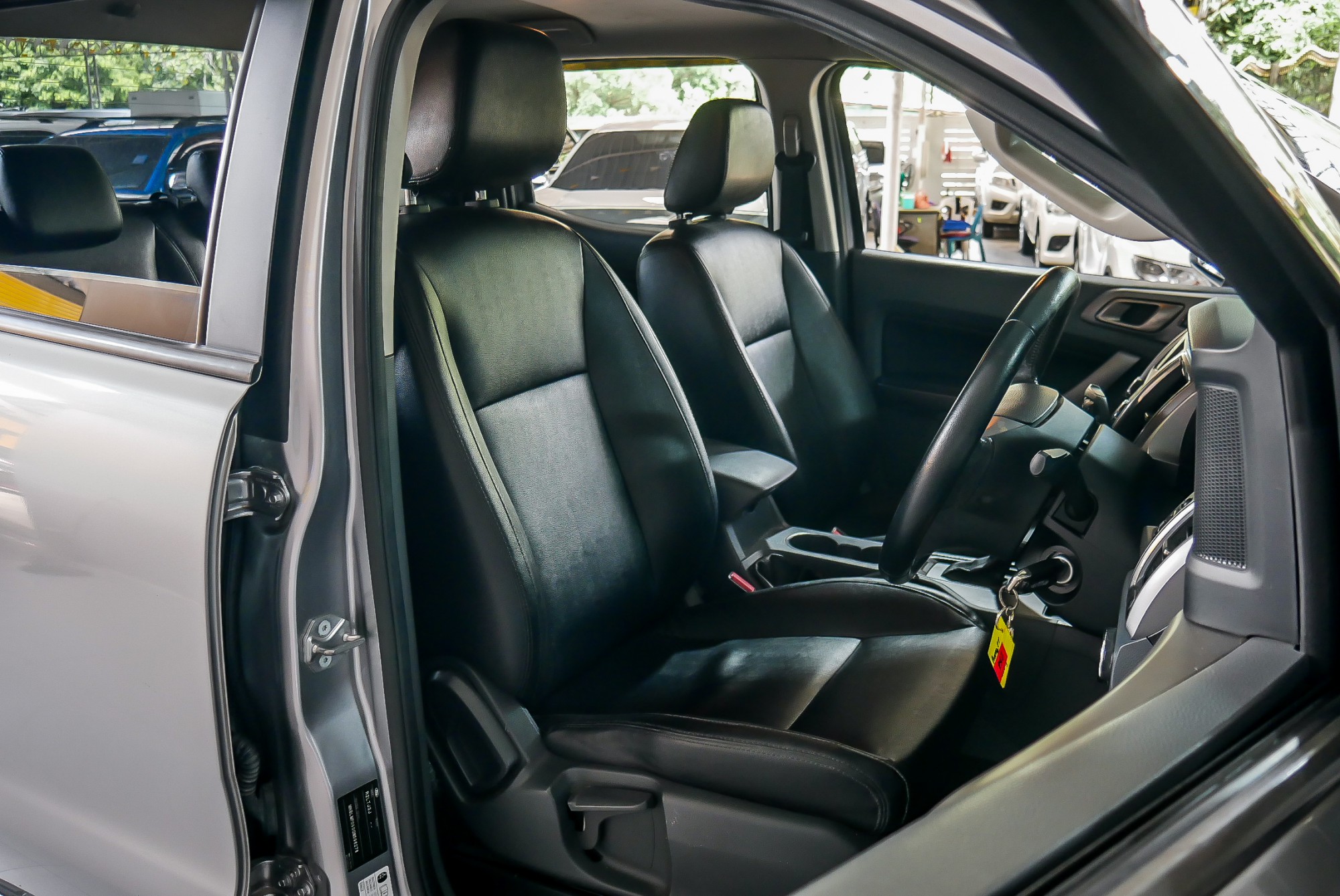 FORD RANGER DOUBLECAB 2.2 XLT HI-RIDER AT ปี 2016 สีเทา (รูปที่ 13)
