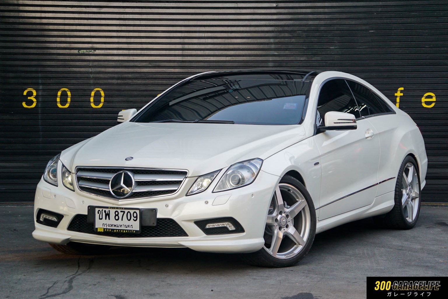 Mercedes-Benz E-Class C207 E250 ปี 2011 สีขาว