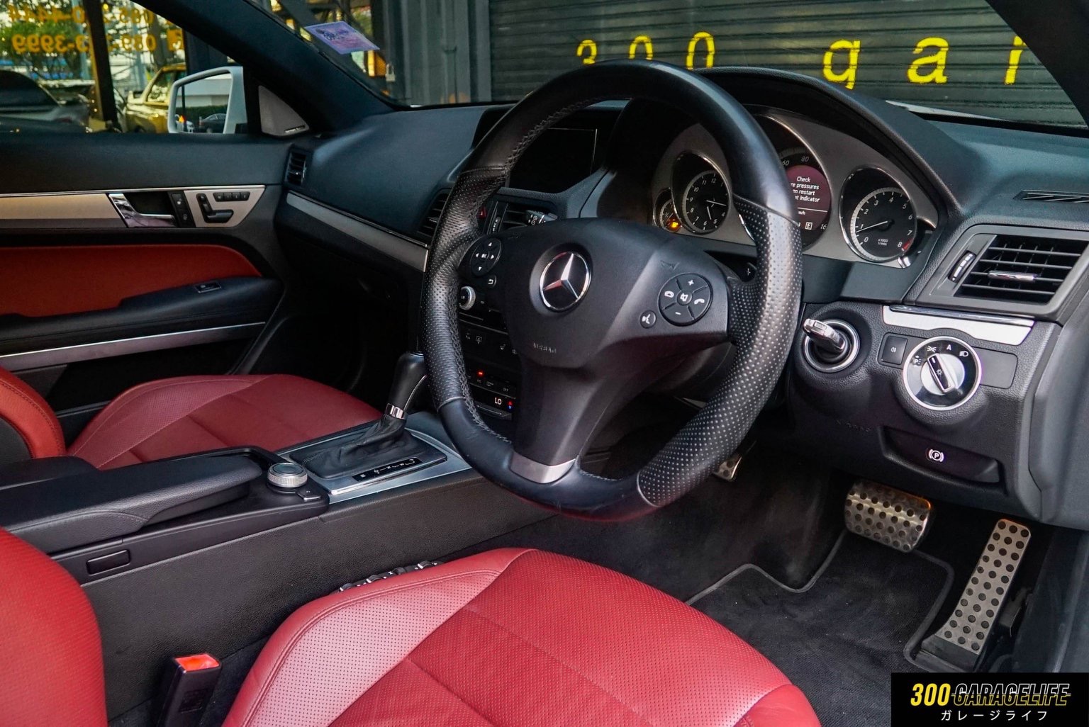 Mercedes-Benz E-Class C207 E250 ปี 2011 สีขาว (รูปที่ 9)