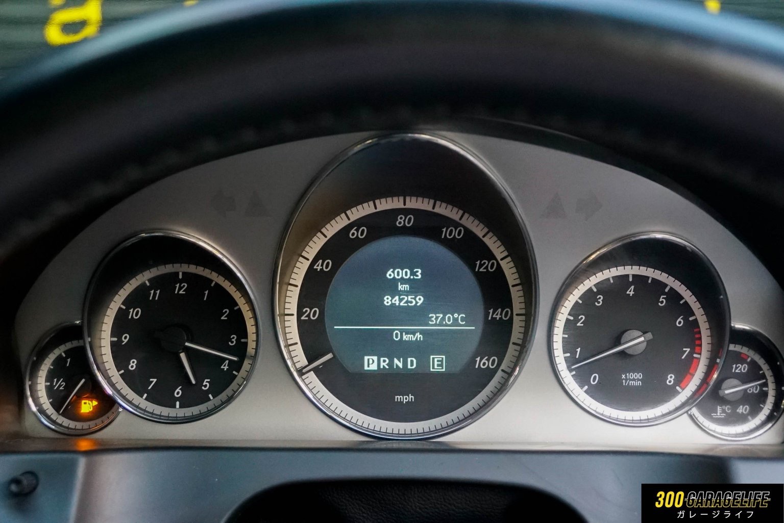 Mercedes-Benz E-Class C207 E250 ปี 2011 สีขาว (รูปที่ 5)