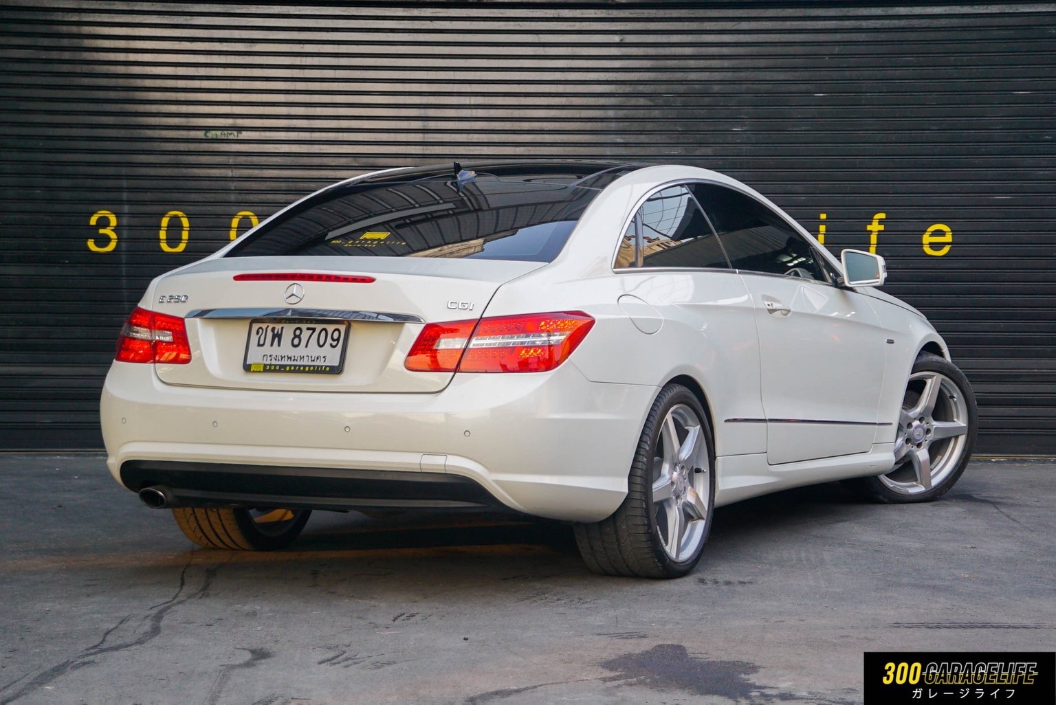 Mercedes-Benz E-Class C207 E250 ปี 2011 สีขาว (รูปที่ 2)
