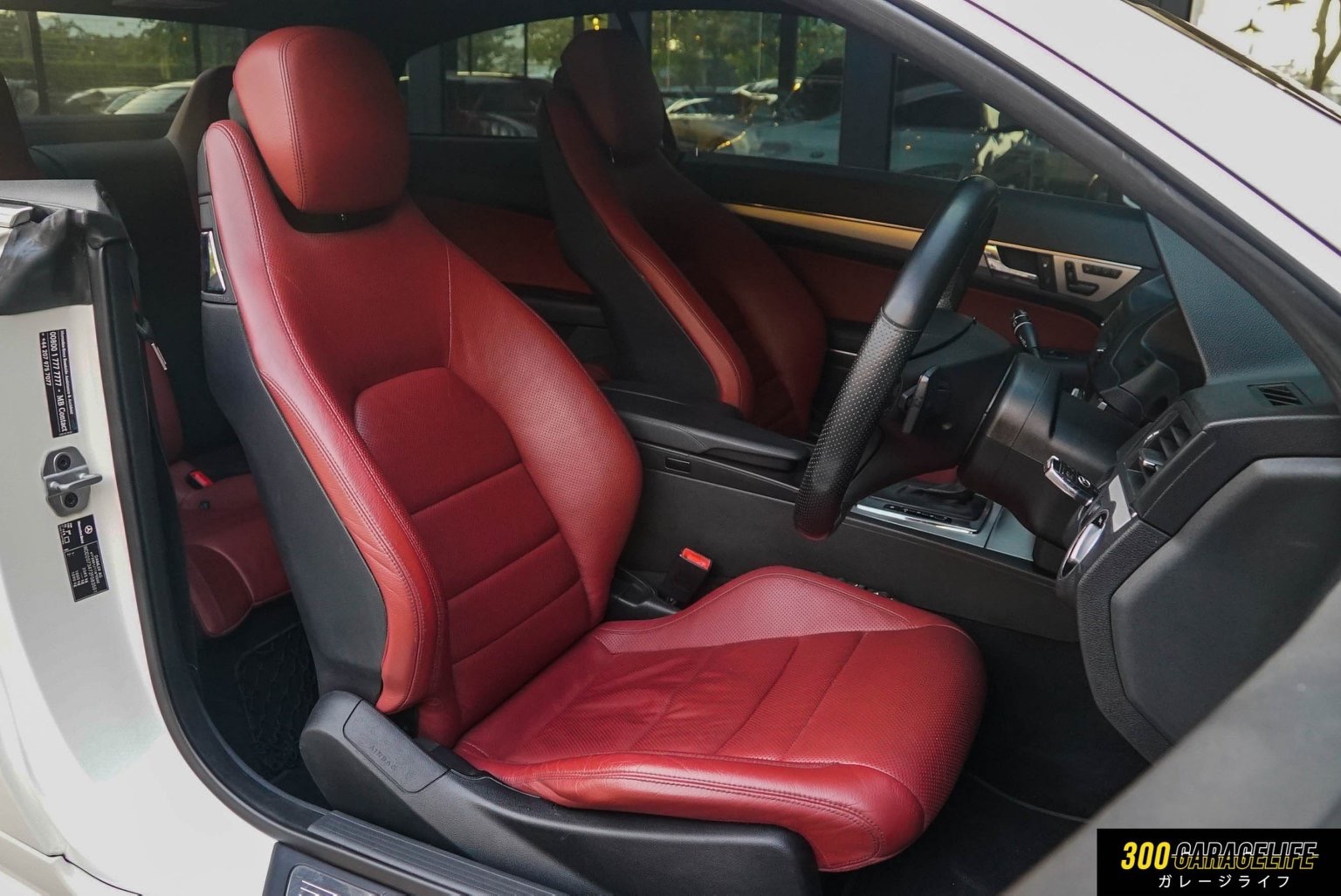 Mercedes-Benz E-Class C207 E250 ปี 2011 สีขาว (รูปที่ 11)