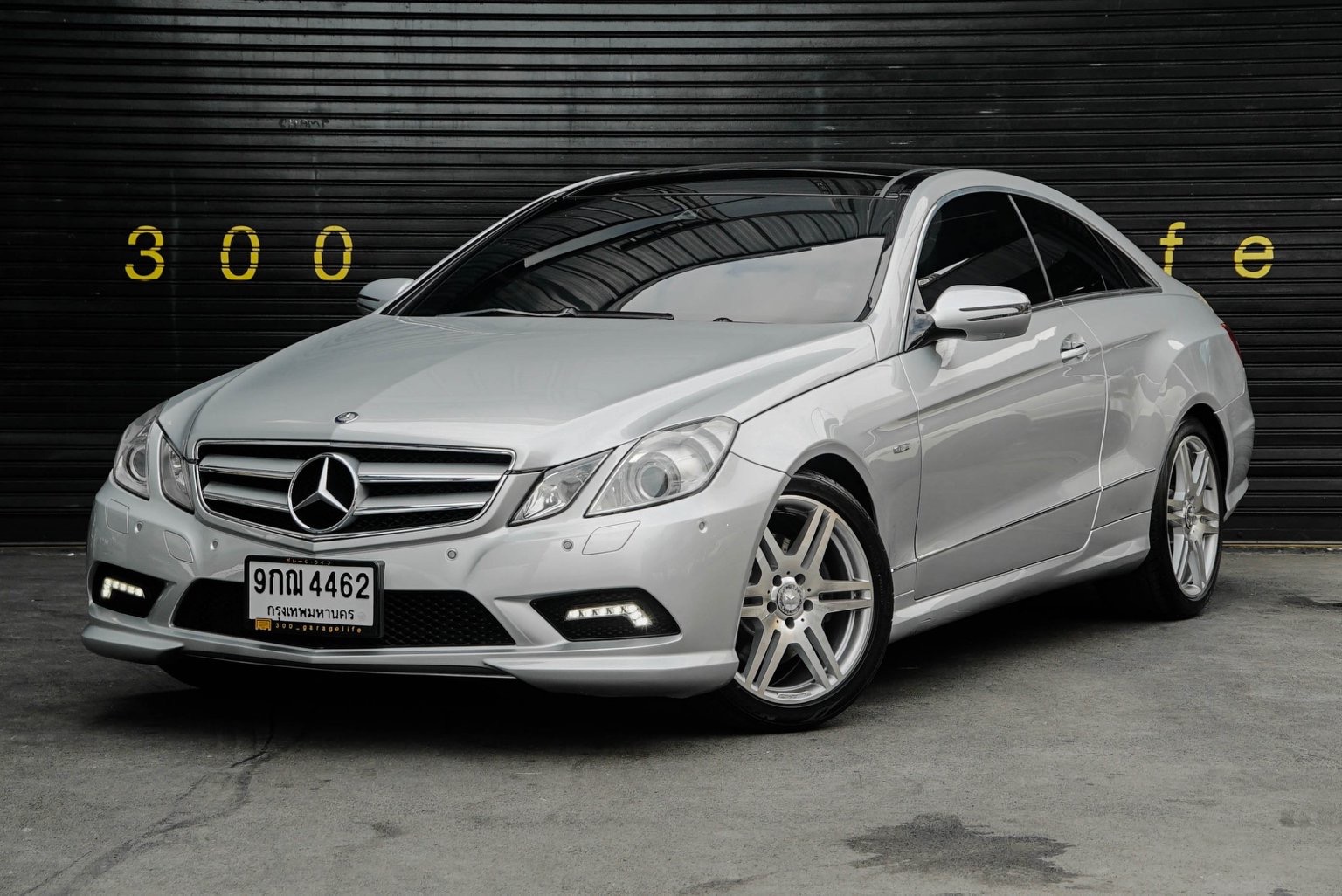Mercedes-Benz E-Class C207 E250 ปี 2010 สีเงิน