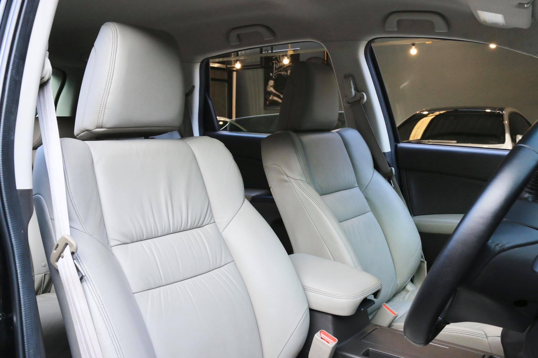 Honda CR-V ปี 2012 สีดำ (รูปที่ 10)