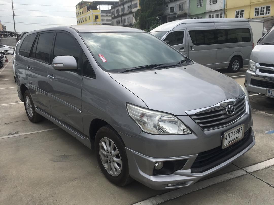 Toyota Innova ปี 2015