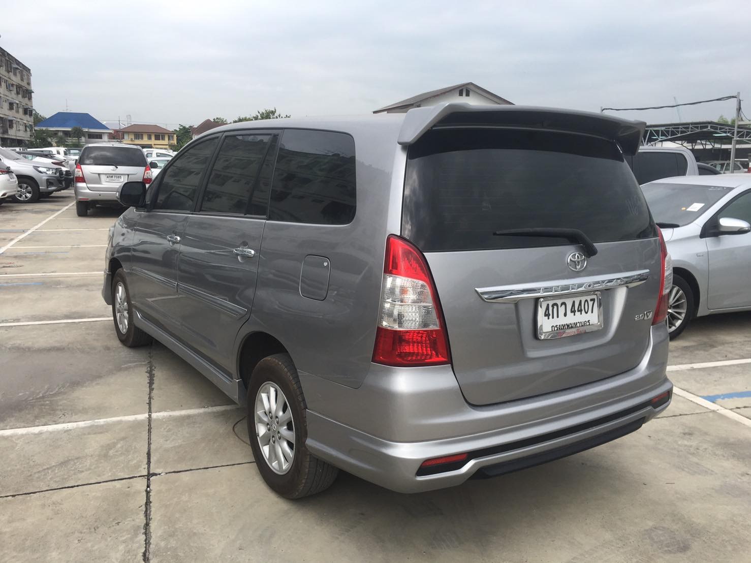 Toyota Innova ปี 2015