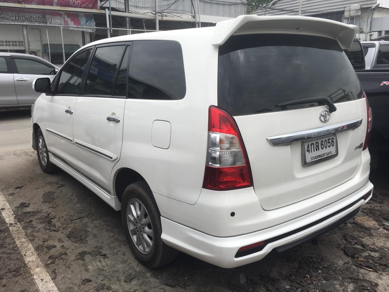 Toyota Innova ปี 2015 สีขาว (รูปที่ 4)