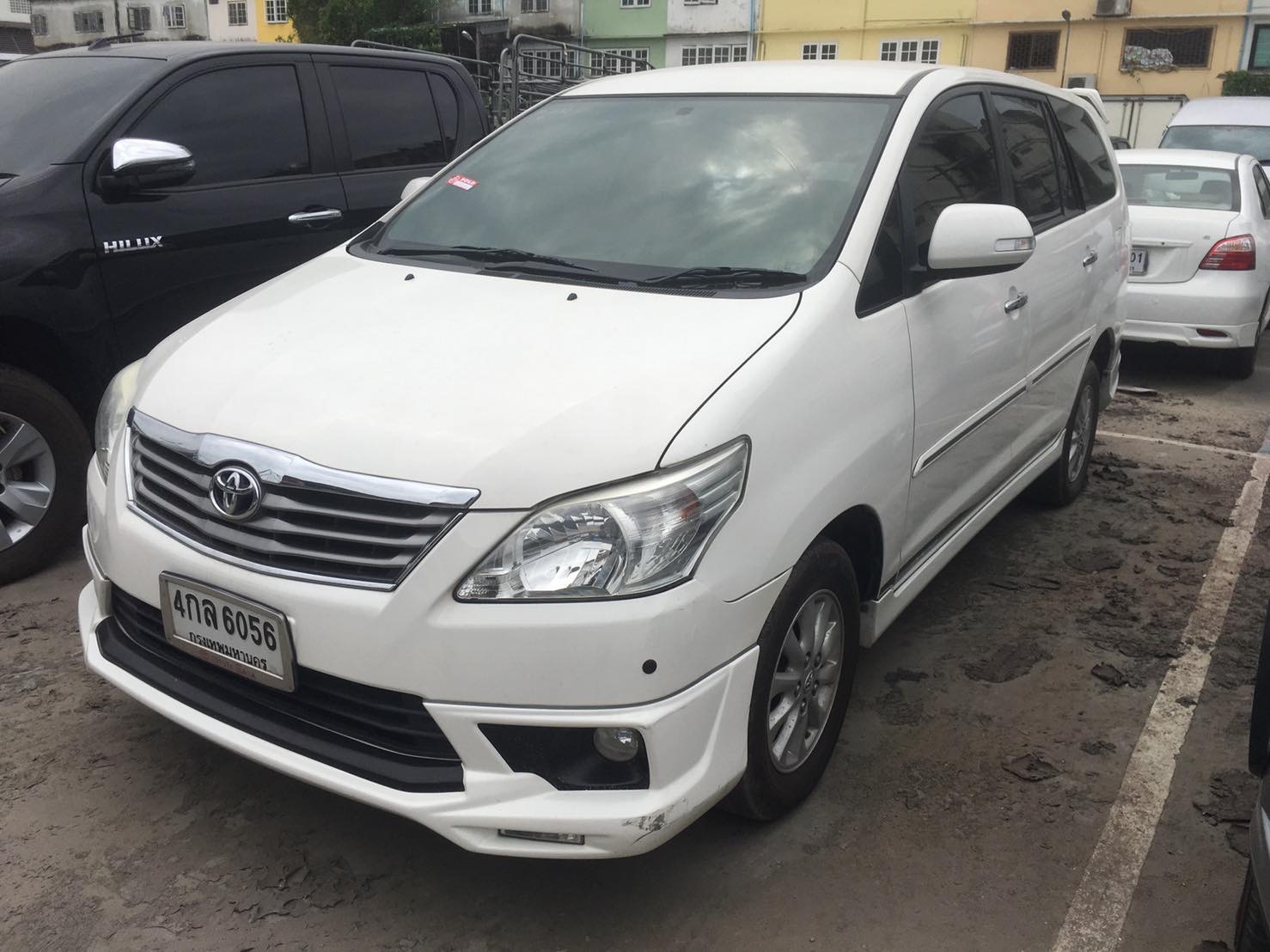 Toyota Innova ปี 2015 สีขาว (รูปที่ 2)