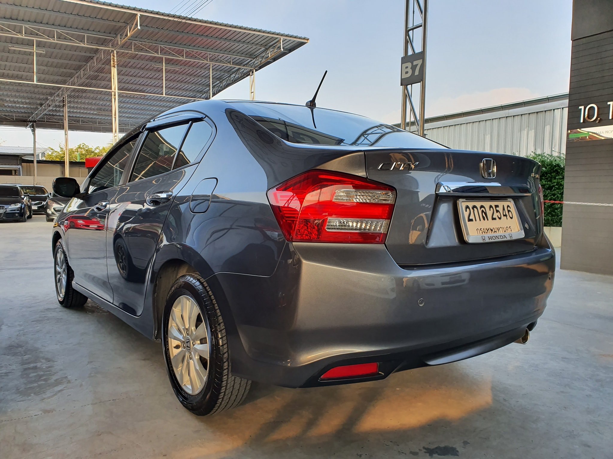 Honda City ปี 2013 สีเทา (รูปที่ 4)