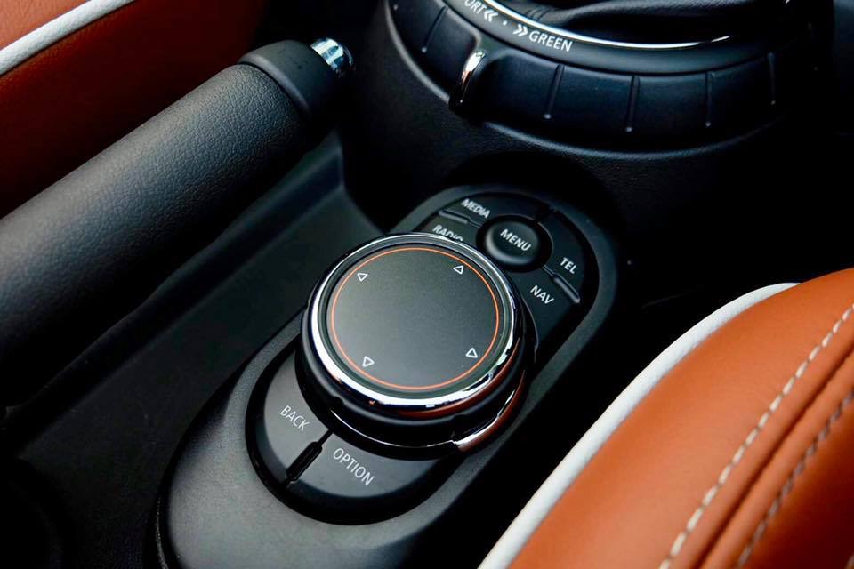 Mini Hatch (Cooper) Gen3 F57 (Convertible) ปี 2019 สีแดง (รูปที่ 14)