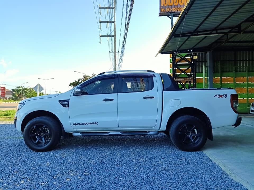 Ford Ranger 4 ประตู ปี 2012 สีขาว (รูปที่ 4)