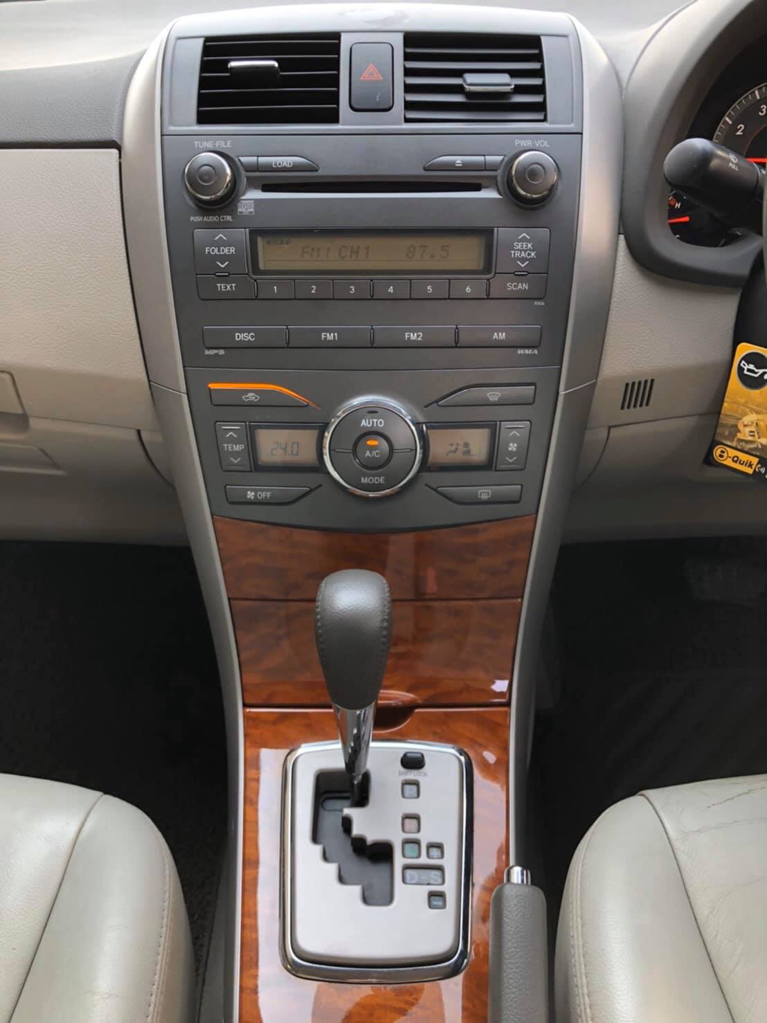 Toyota Corolla Altis ปี 2010 สีดำ (รูปที่ 14)
